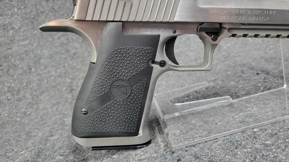 Magnum Research mdl. Desert Eagle Stainless Brake Cal. .50 AE TAKE A SHOT-img-3