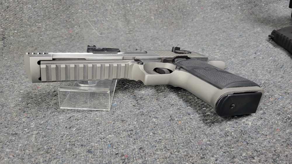 Magnum Research mdl. Desert Eagle Stainless Brake Cal. .50 AE TAKE A SHOT-img-8