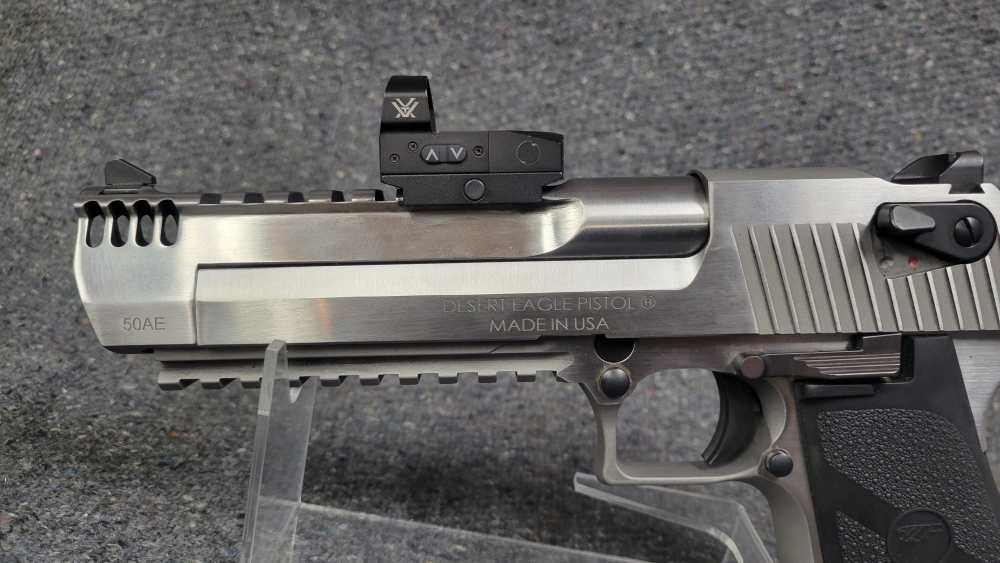 Magnum Research mdl. Desert Eagle Stainless Brake Cal. .50 AE TAKE A SHOT-img-12