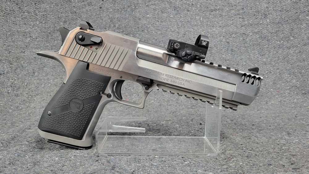 Magnum Research mdl. Desert Eagle Stainless Brake Cal. .50 AE TAKE A SHOT-img-0