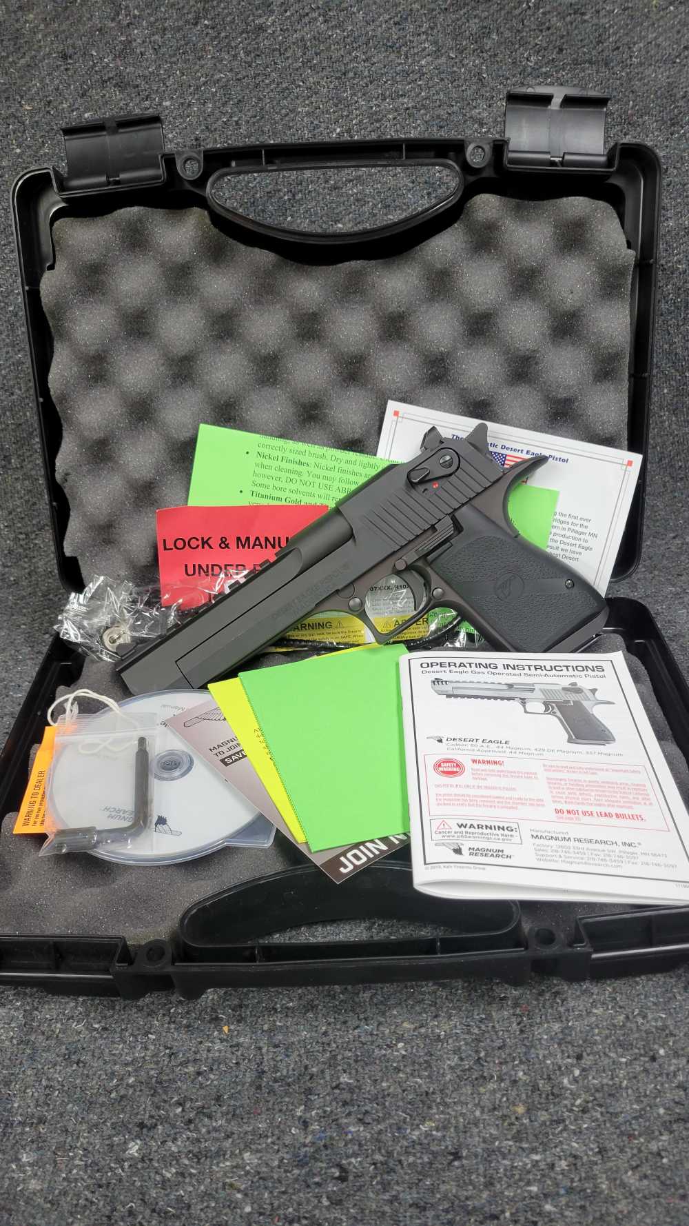 Magnum Research mdl. Desert Eagle Cal. .50AE TAKE A SHOT-img-0