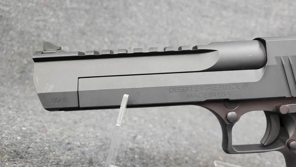 Magnum Research mdl. Desert Eagle Cal. .50AE TAKE A SHOT-img-12