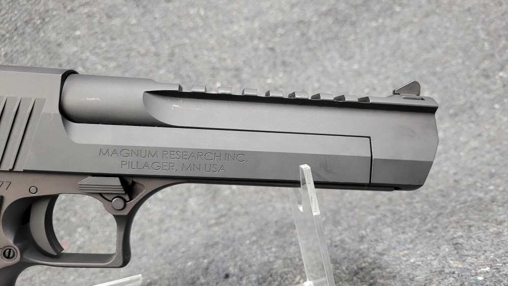 Magnum Research mdl. Desert Eagle Cal. .50AE TAKE A SHOT-img-2