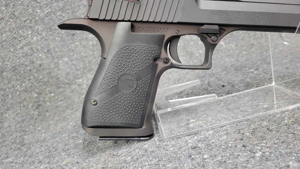 Magnum Research mdl. Desert Eagle Cal. .50AE TAKE A SHOT-img-4