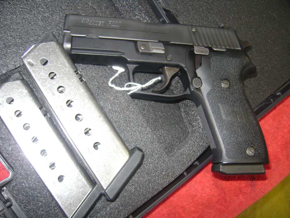SIG SAUER P 220 -45acp 3-8rd magazines lightly used-img-2