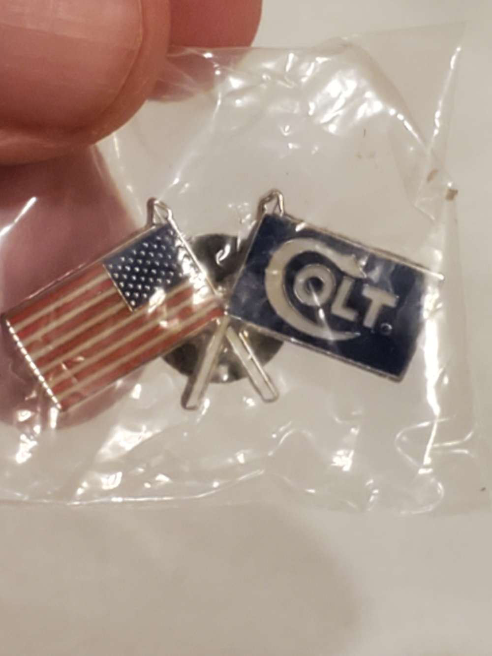 Colt Collectable Pins from Shot Show 2007 and American Flag-img-4