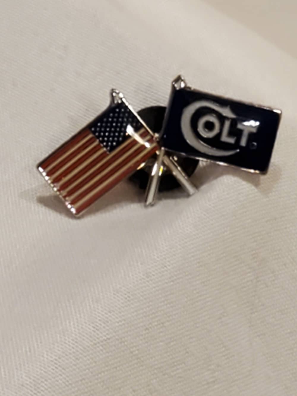 Colt Collectable Pins from Shot Show 2007 and American Flag-img-3