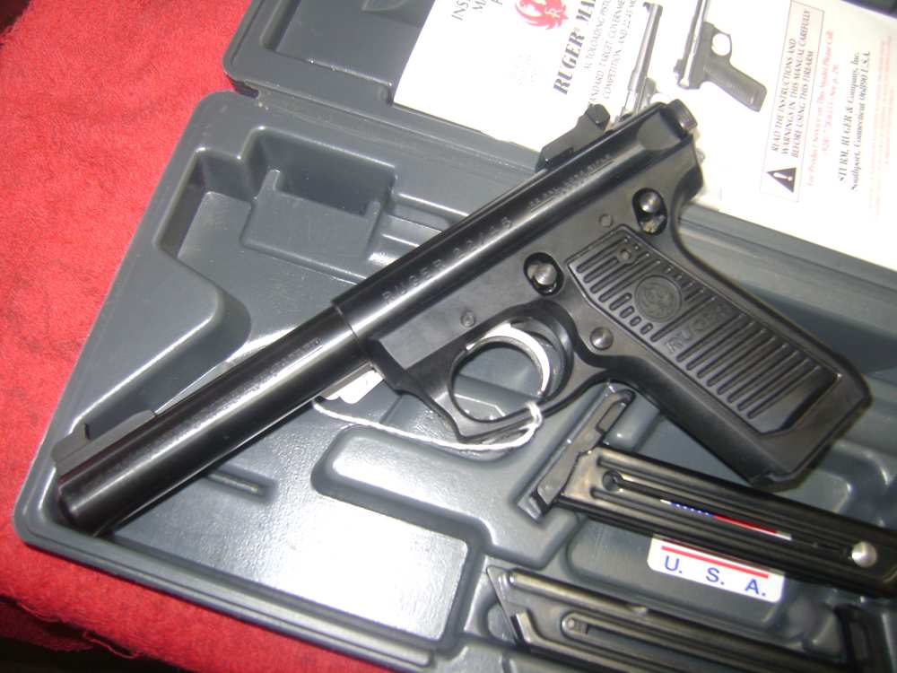 RUGER 22/45 22lr 51/2"barrel 3-MAGAZINES LIGHTLY USED-img-3