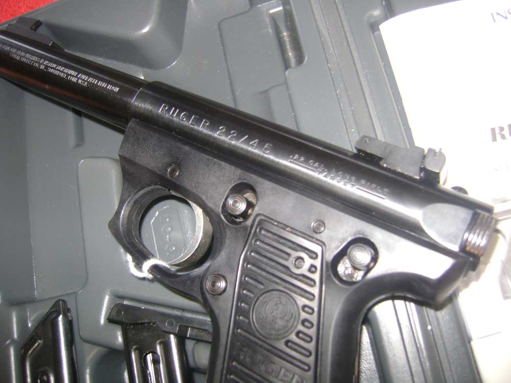 RUGER 22/45 22lr 51/2"barrel 3-MAGAZINES LIGHTLY USED-img-4