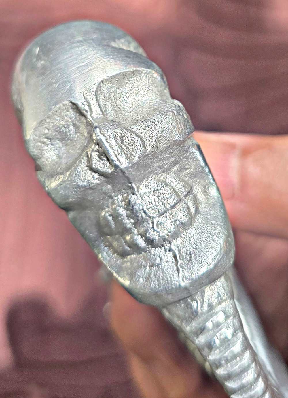 Curbed SKULL TRENCH KNIFE. Sharp on both edges. -img-3
