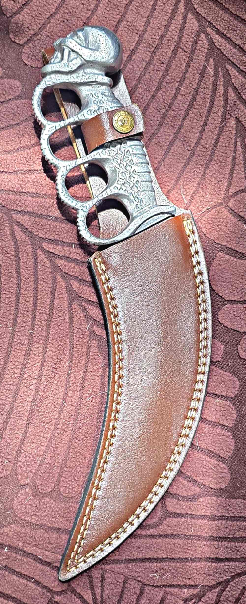 Curbed SKULL TRENCH KNIFE. Sharp on both edges. -img-2