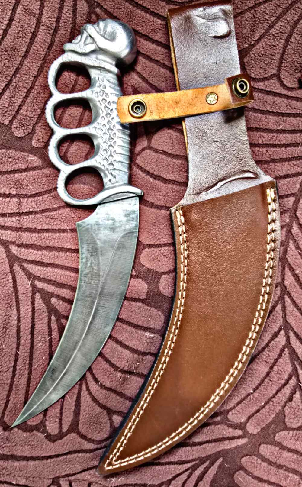 Curbed SKULL TRENCH KNIFE. Sharp on both edges. -img-0