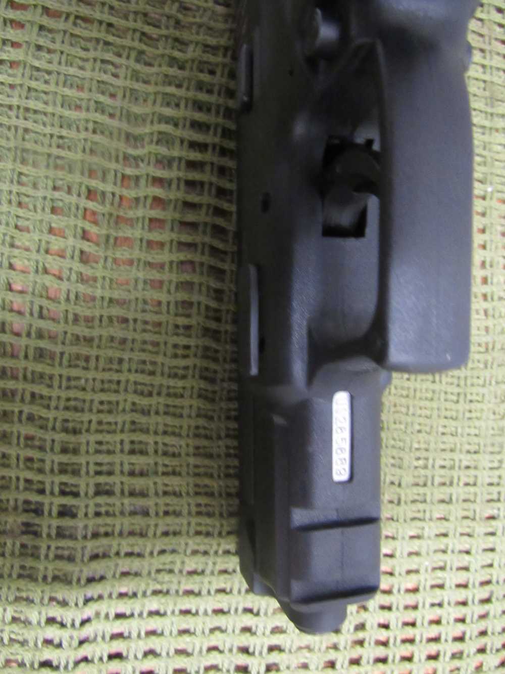 Springfield Armory XD-40 40 S&W 4" Striker Fired Semi-Automatic Pistol -img-17