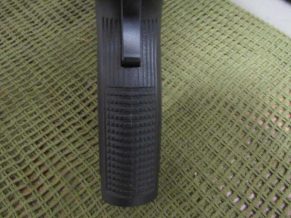 Springfield Armory XD-40 40 S&W 4" Striker Fired Semi-Automatic Pistol -img-19