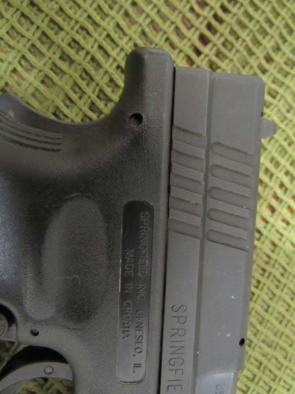 Springfield Armory XD-40 40 S&W 4" Striker Fired Semi-Automatic Pistol -img-6