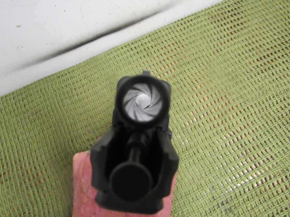 Springfield Armory XD-40 40 S&W 4" Striker Fired Semi-Automatic Pistol -img-27