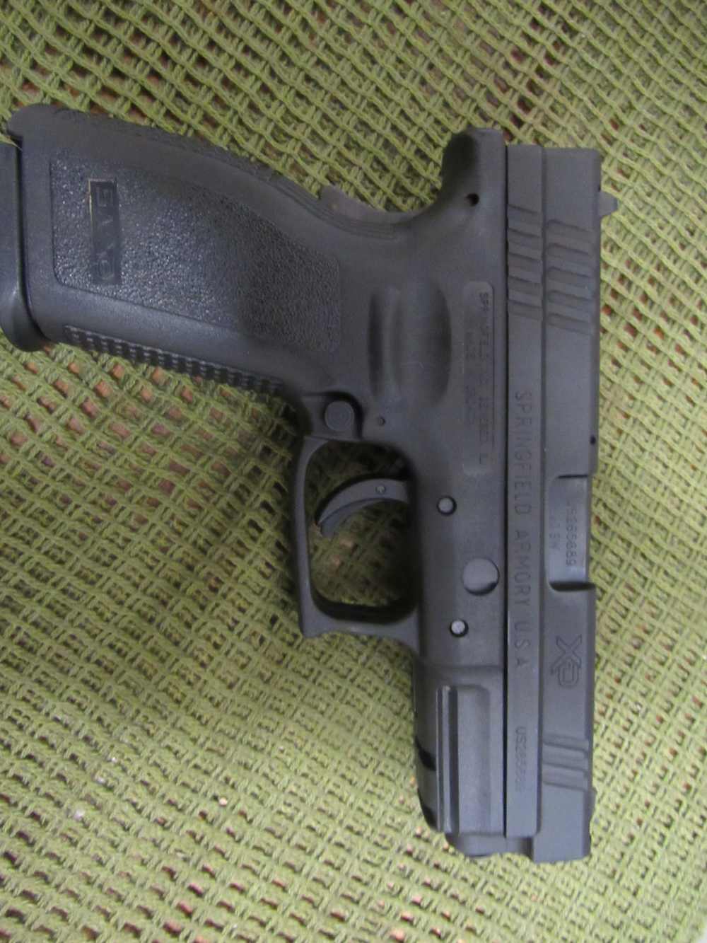 Springfield Armory XD-40 40 S&W 4" Striker Fired Semi-Automatic Pistol -img-3