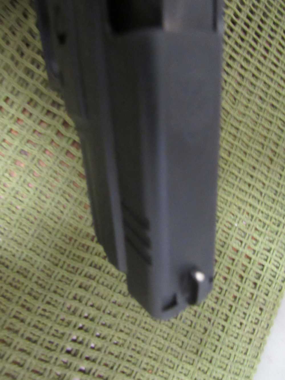 Springfield Armory XD-40 40 S&W 4" Striker Fired Semi-Automatic Pistol -img-23