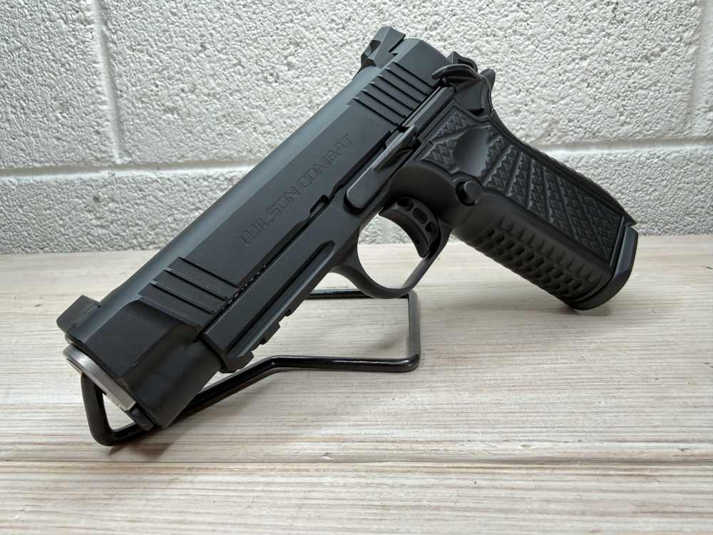 Wilson Combat SFT9 Double-Stack lightrail, ambi, night sights 4.25" barrel -img-0