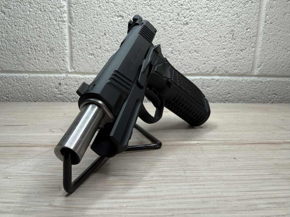 Wilson Combat SFT9 Double-Stack lightrail, ambi, night sights 4.25" barrel -img-6