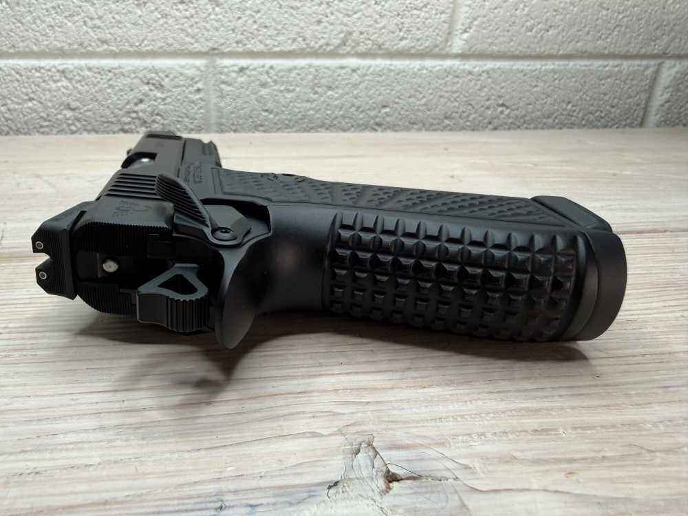 Wilson Combat SFT9 Double-Stack lightrail, ambi, night sights 4.25" barrel -img-2