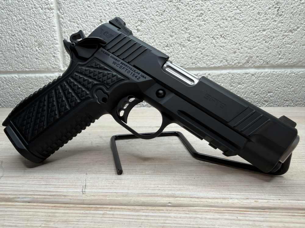 Wilson Combat SFT9 Double-Stack lightrail, ambi, night sights 4.25" barrel -img-1