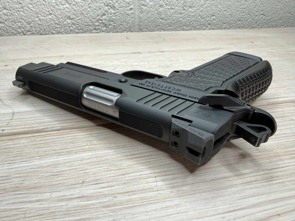 Wilson Combat SFT9 Double-Stack lightrail, ambi, night sights 4.25" barrel -img-4