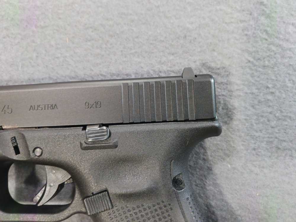 GLOCK 45 9MM 3-10 RD MAGS SEMI AUTO PISTOL USED-img-4