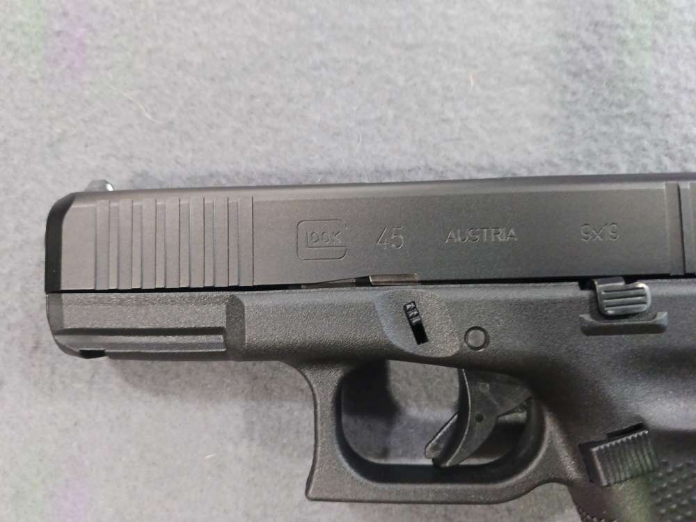 GLOCK 45 9MM 3-10 RD MAGS SEMI AUTO PISTOL USED-img-3