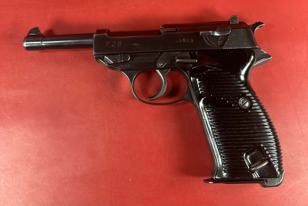 WWII 1943 WALTHER P38 CYQ Spreewerk. 9mm. 2 mags. Excellent condition.-img-10