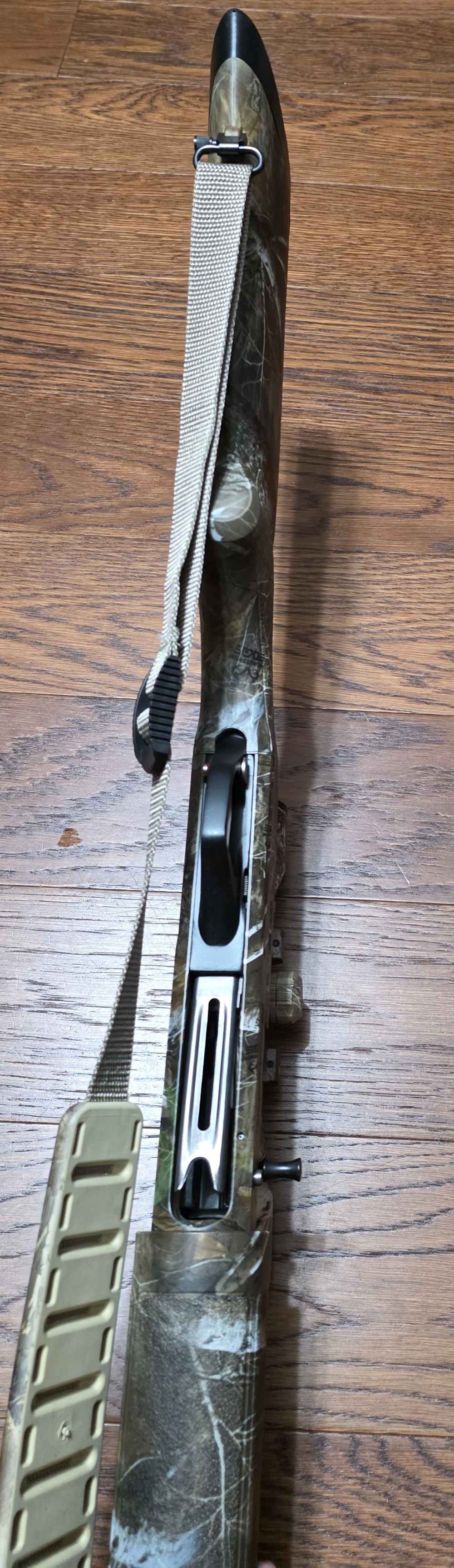 Remingtom VersaMax 12 GA in Realtree Edge Camo, 26" Barrel, 3.5" Chamber-img-3