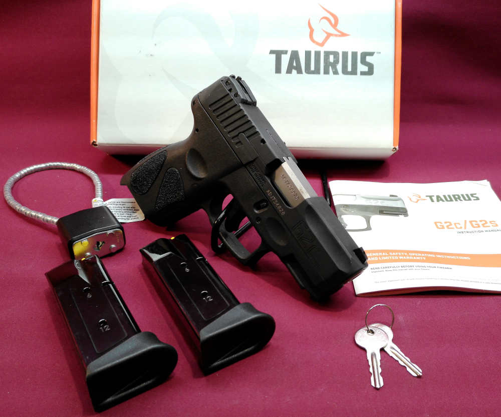 Taurus G3C 9mm 3.2" barrel 2-10 round mags l Like New!-img-0