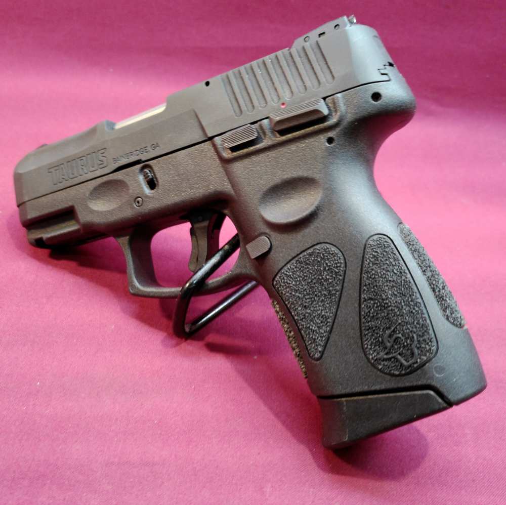 Taurus G3C 9mm 3.2" barrel 2-10 round mags l Like New!-img-4