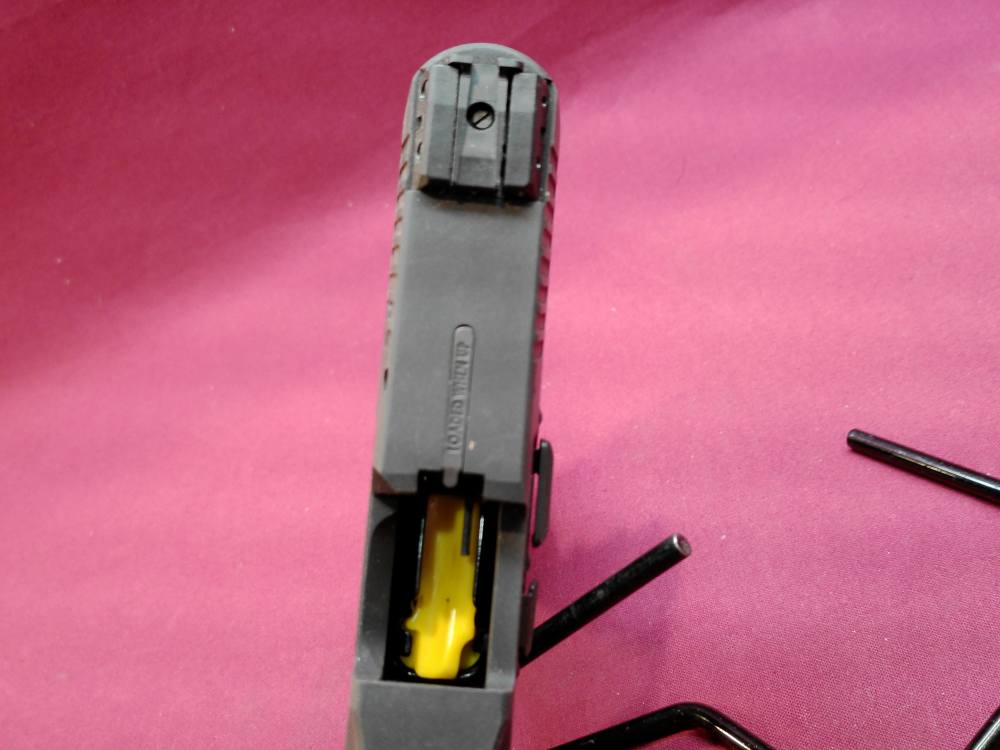 Taurus G3C 9mm 3.2" barrel 2-10 round mags l Like New!-img-10