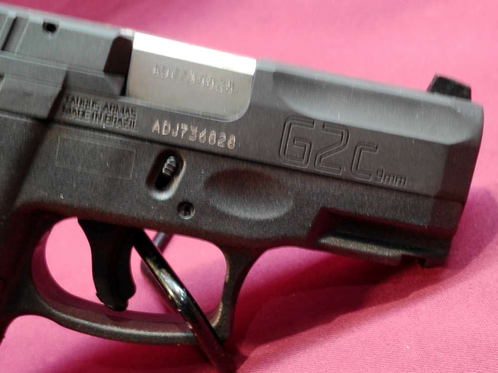 Taurus G3C 9mm 3.2" barrel 2-10 round mags l Like New!-img-9