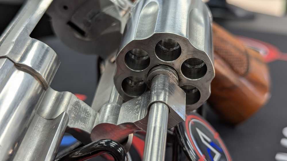 Smith & Wesson Model 66-2 Combat Magnum – .357 Mag – 6" Barrel-img-11