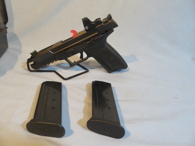 Ruger - 57, 5.7x28 mm cal. 2-20 rd. mags. semi-auto pistol-img-1