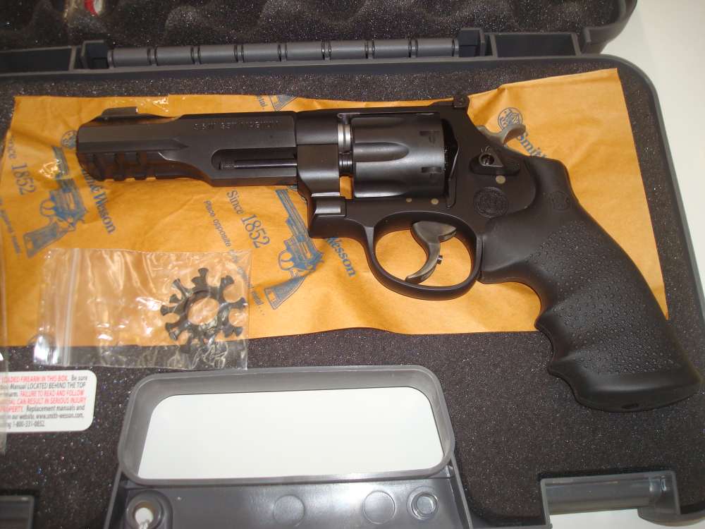 Smith & Wesson Model: 327 M&P R8, .357 Magnum, Revolver, SKU 170292-img-0