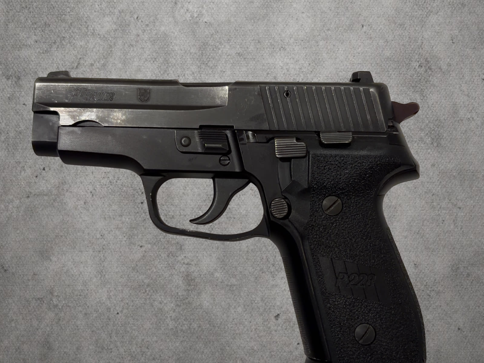 SIG Sauer P228 9mm Swiss Police-img-1