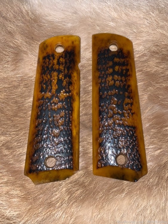 1911 pistol grips, Full size standard grips, snake jigged camel bone (GB23)-img-0