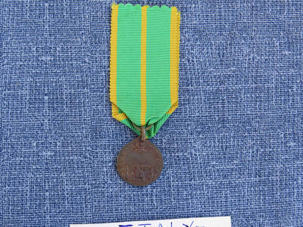 ITALIAN MEDAL Guardia de FINANZA   EXCELLENT CONDITION-img-2