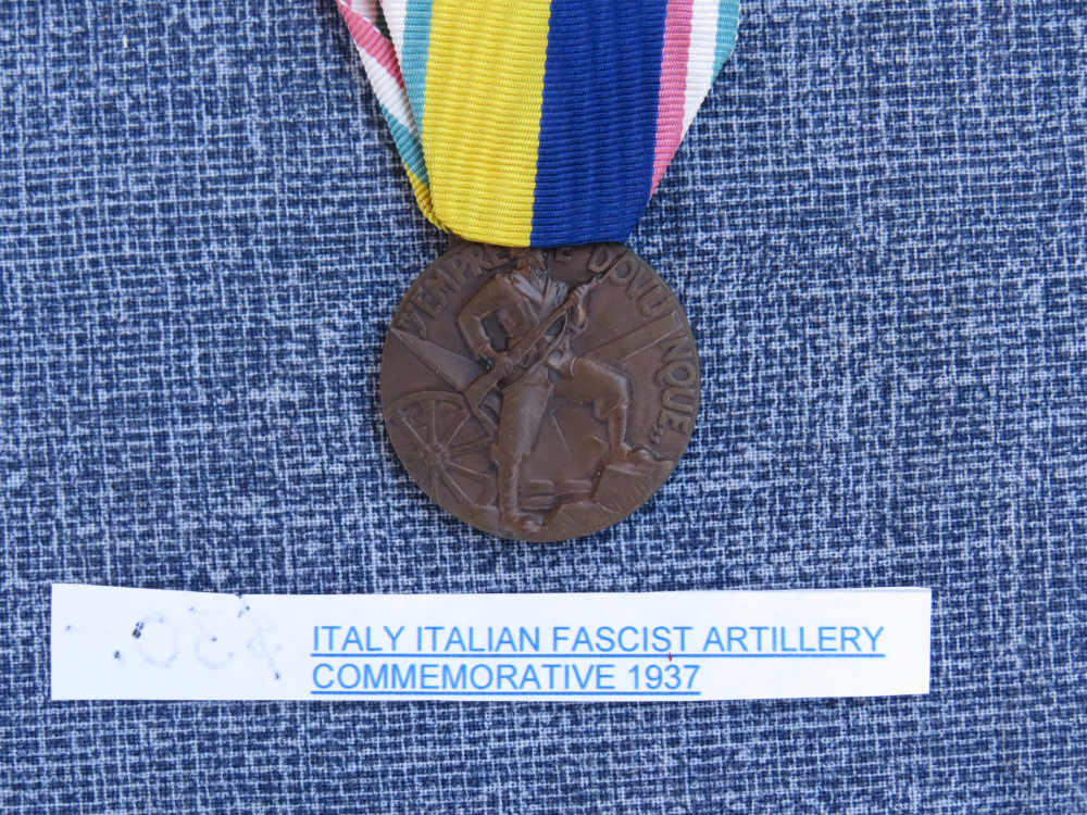 WWII ITALIAN FASCIST ARTILLERY MEDAL 1937  V ADUNATA NAZ EXCELLENT COND -img-1