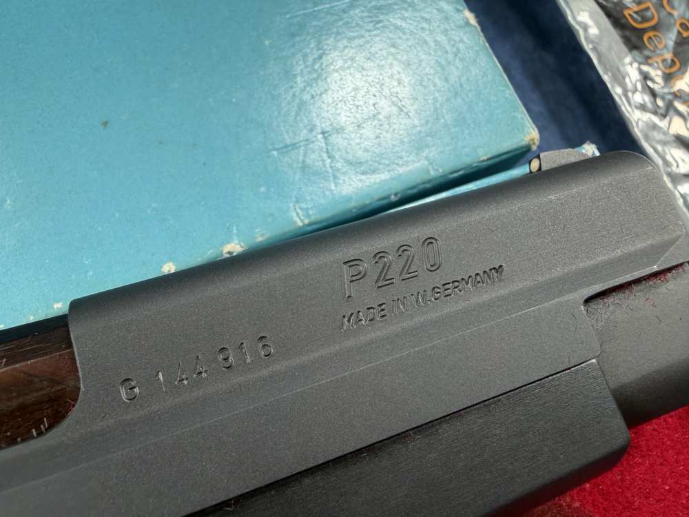 Sig P220 45ACP Made in West Germany-img-11