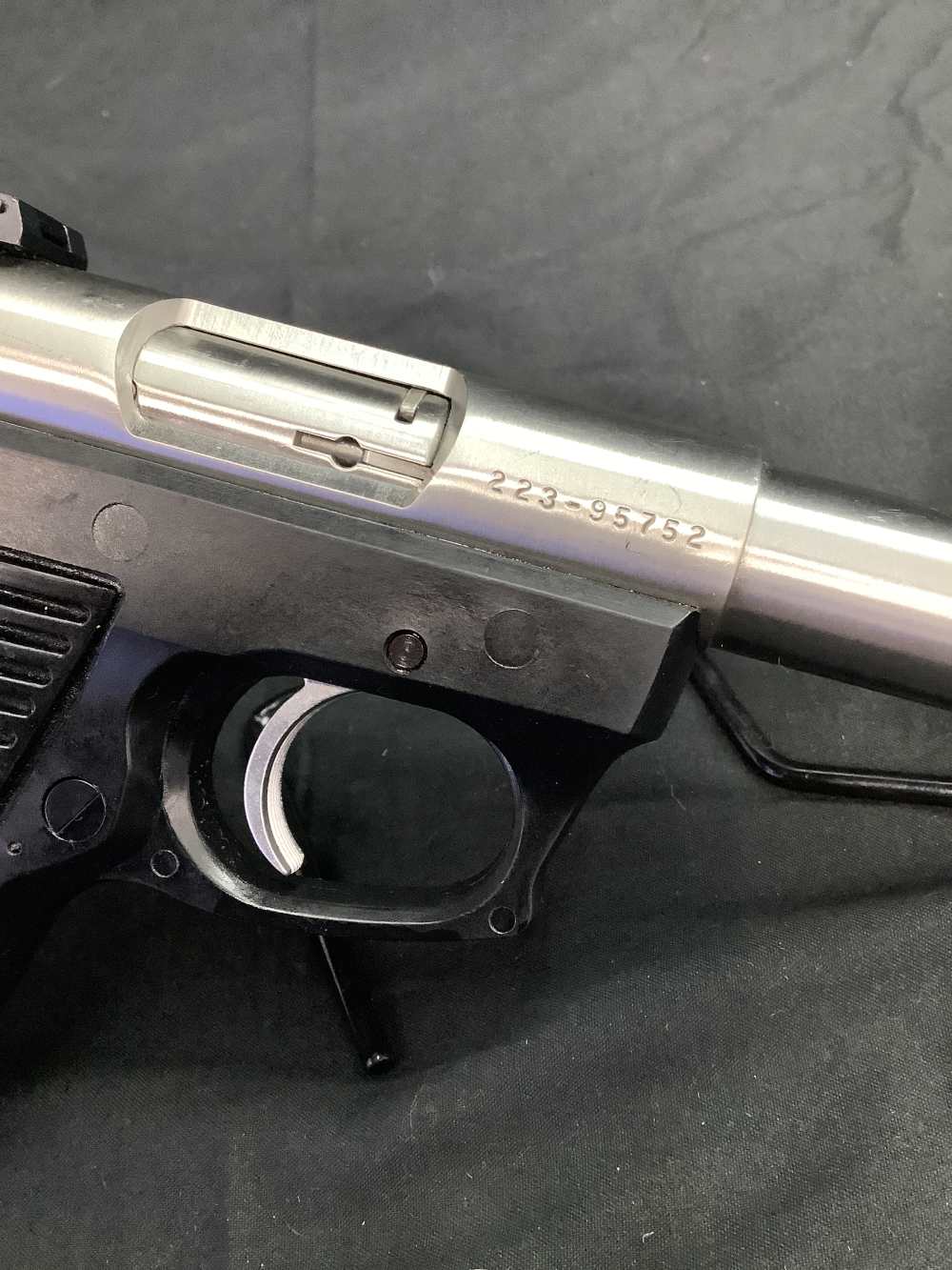 Ruger Mark II 22/45 .22lr w/5 mags-img-3