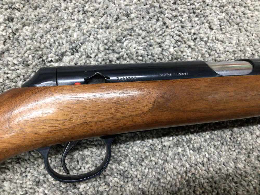 Daisy V/L Caseless Rifle 22 Cal Presentation Grade w/Original hardcase-img-13