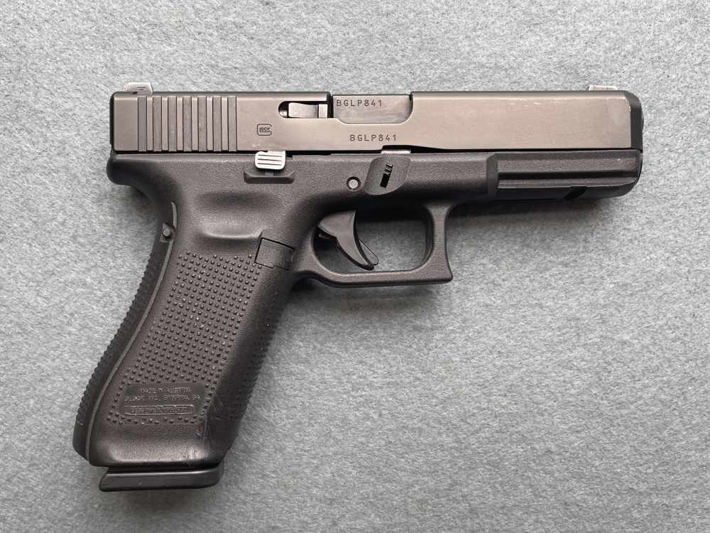 $1.00-Glock 17 G17 G5 Gen 5 Generation 5 9mm w Night Sights $Super Deal$ 26-img-1