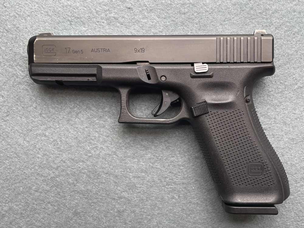$1.00-Glock 17 G17 G5 Gen 5 Generation 5 9mm w Night Sights $Super Deal$ 26-img-2