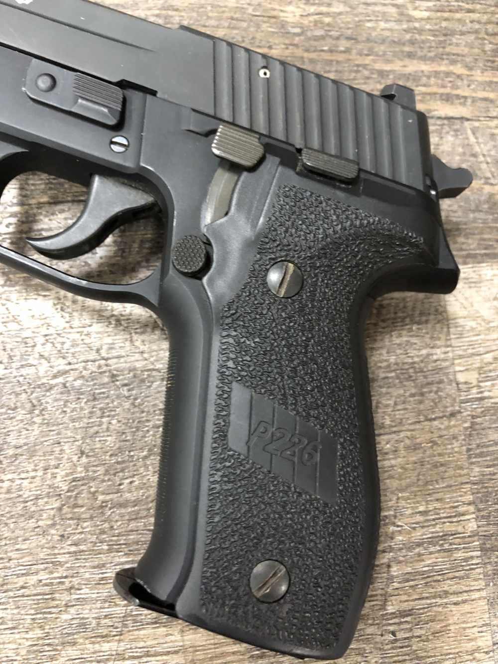 Sig Sauer P226 USA MK25 9mm Full Size 4.4" TWO 15 Round Mags Hard Case Navy-img-3