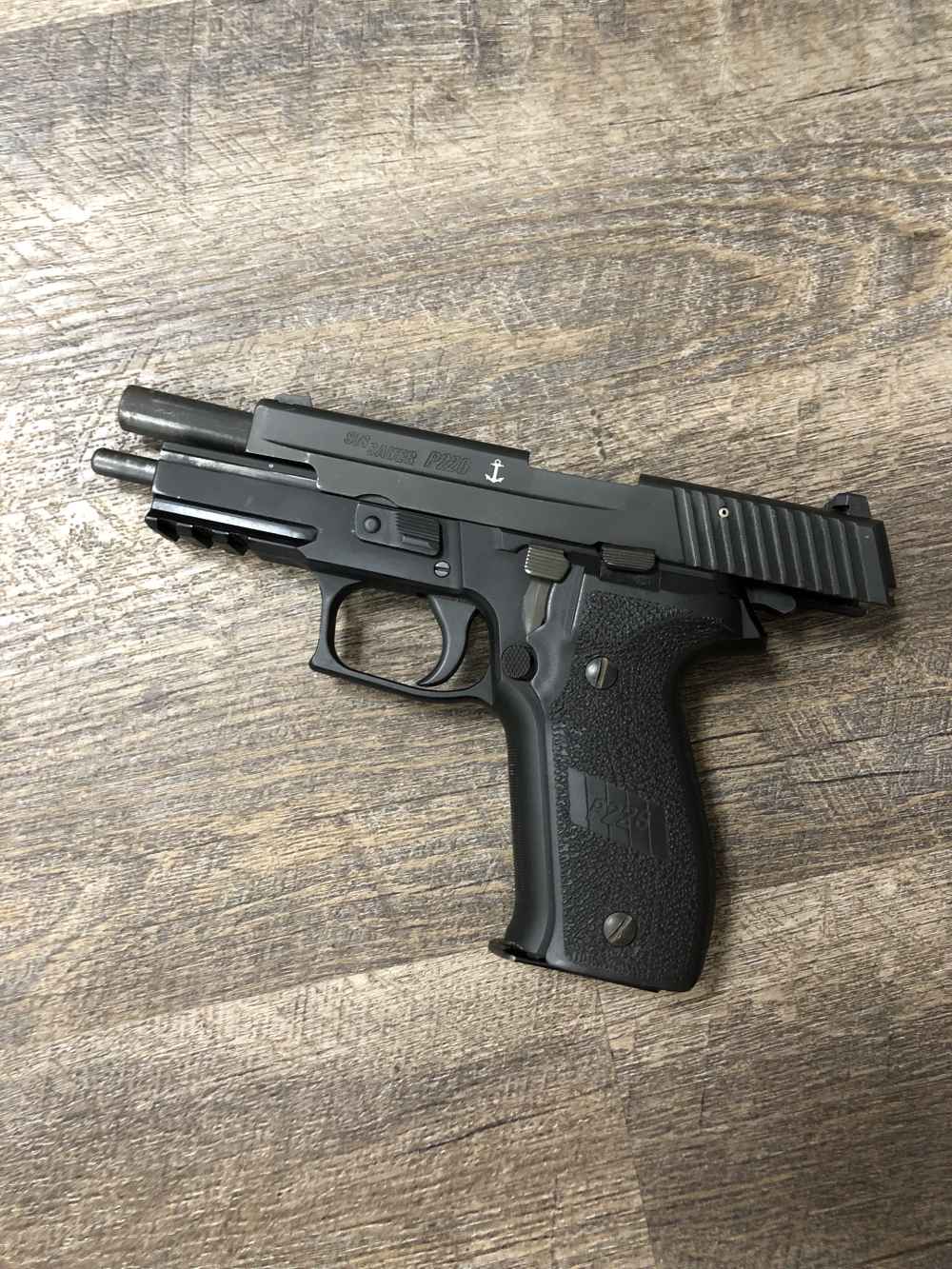 Sig Sauer P226 USA MK25 9mm Full Size 4.4" TWO 15 Round Mags Hard Case Navy-img-11