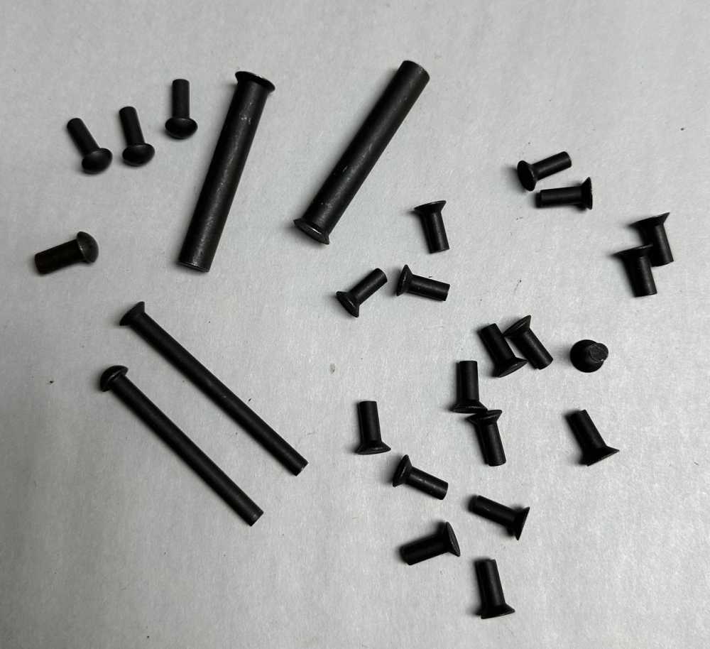 LOT OF 26 RIVETS FOR UNKNOWN BMG -img-1